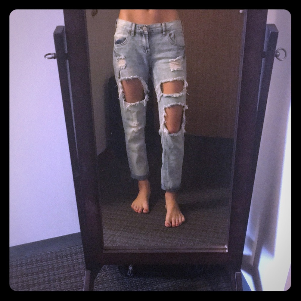 Boyfriend ripped jeans